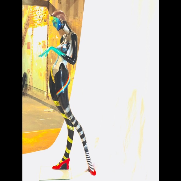 This item is being pulled for publication feature - Picture 2 of 8